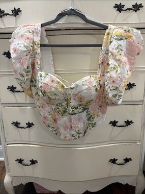 Floral Lace Puff-Sleeve Corset Top in Pink and Green